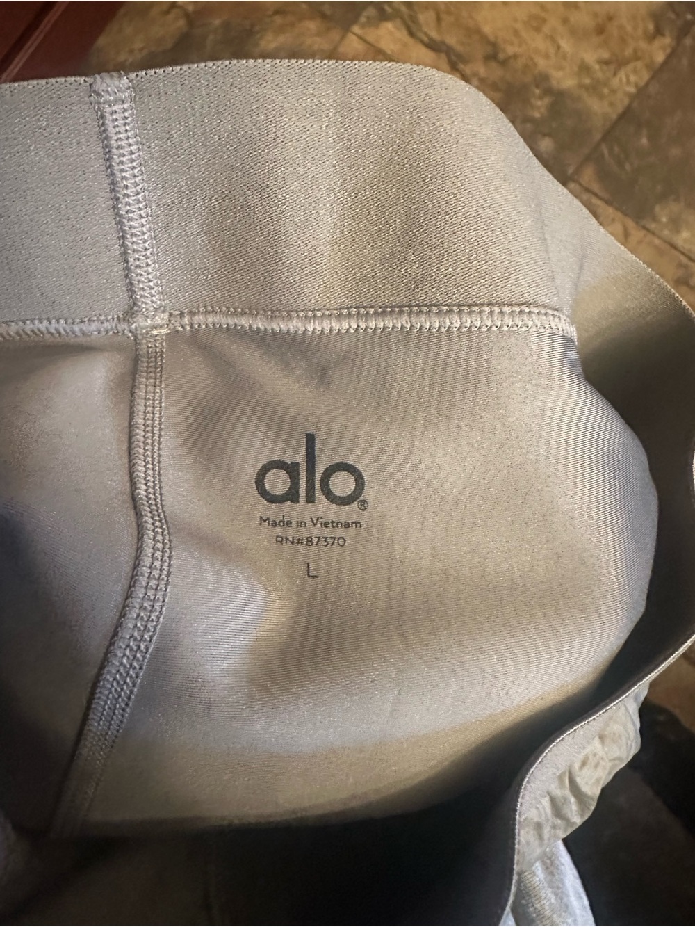 ALO Yoga Olive Green Two-in-One Athletic Shorts - Picture 4 of 4
